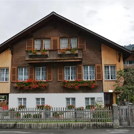 Beatrice By Interhome Lägenhet Zweisimmen